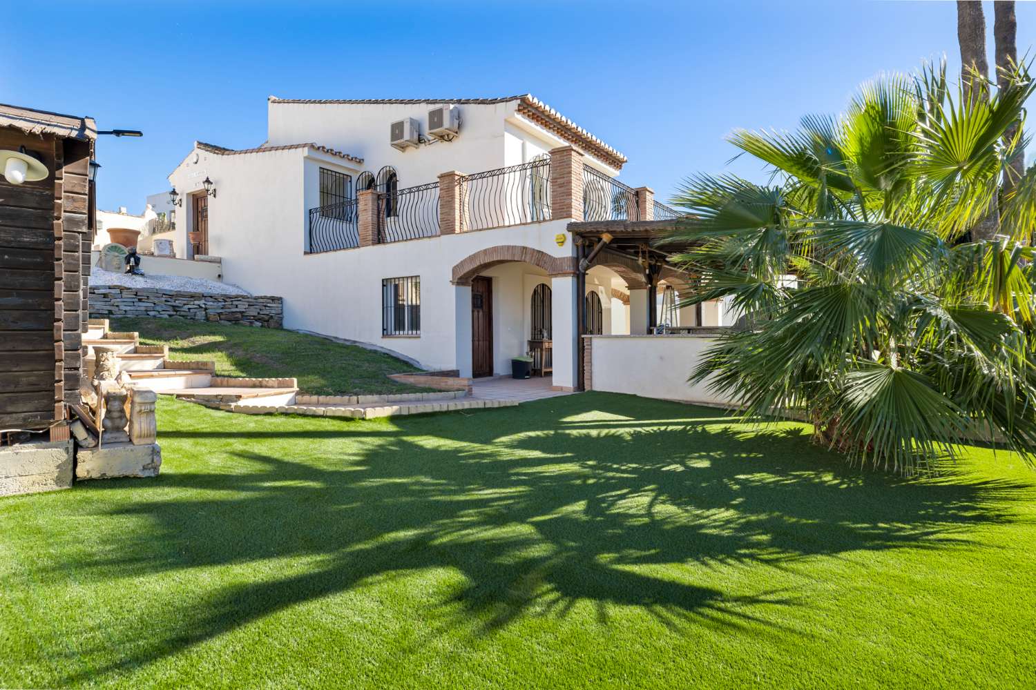 Villa for sale in Estepona