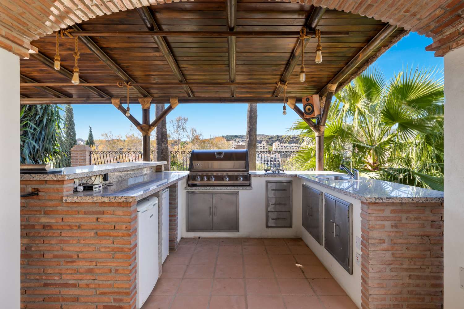 Villa for sale in Estepona