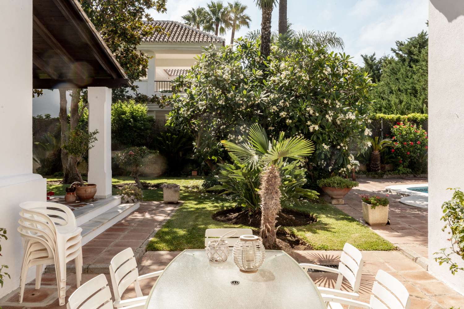 ¡Exclusiva Villa Colonial en San Pedro Alcántara, Marbella!