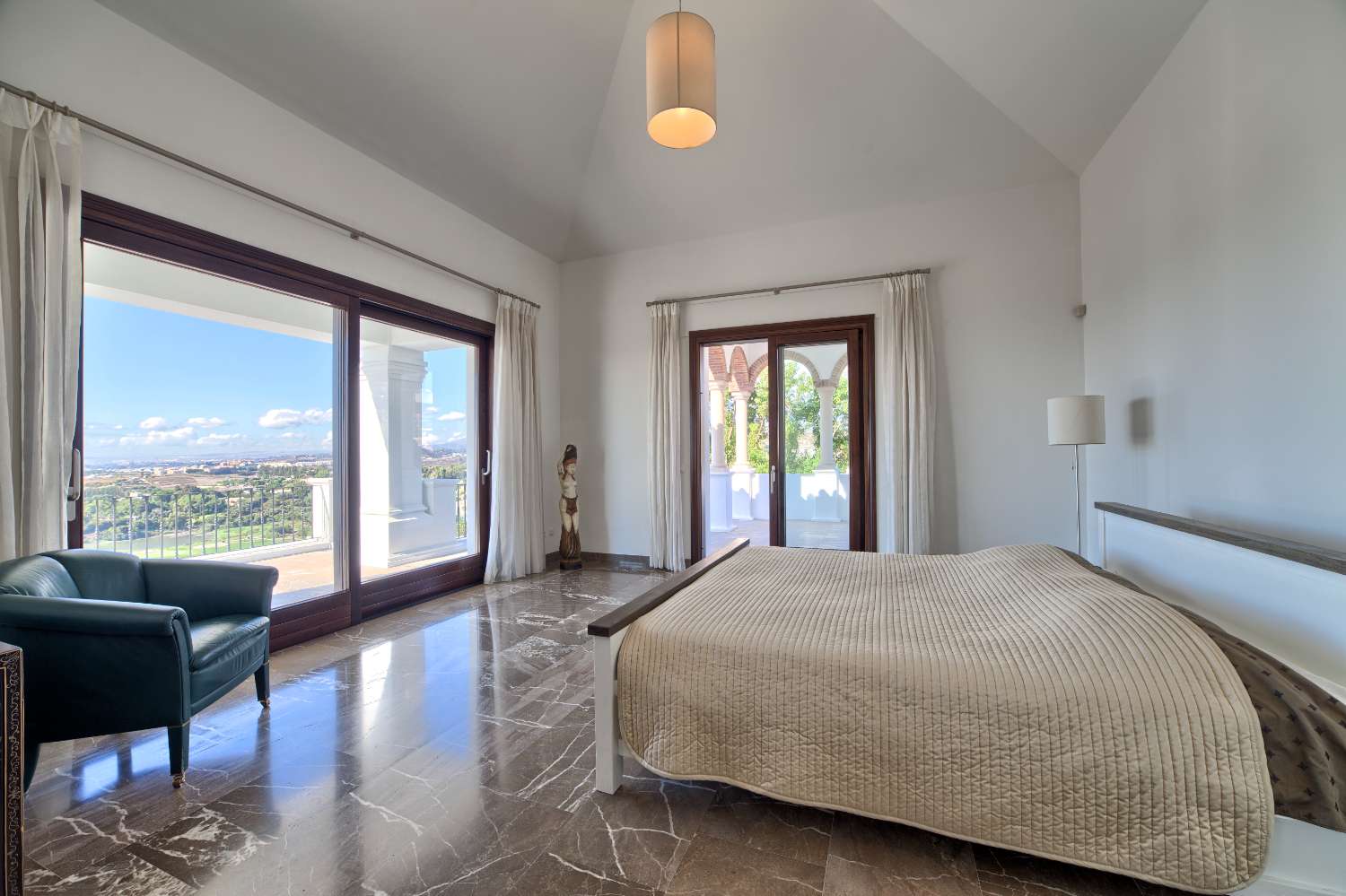 Luxurious South-Facing Villa with Spectacular Mediterranean Views in Los Flamingos Golf Resort