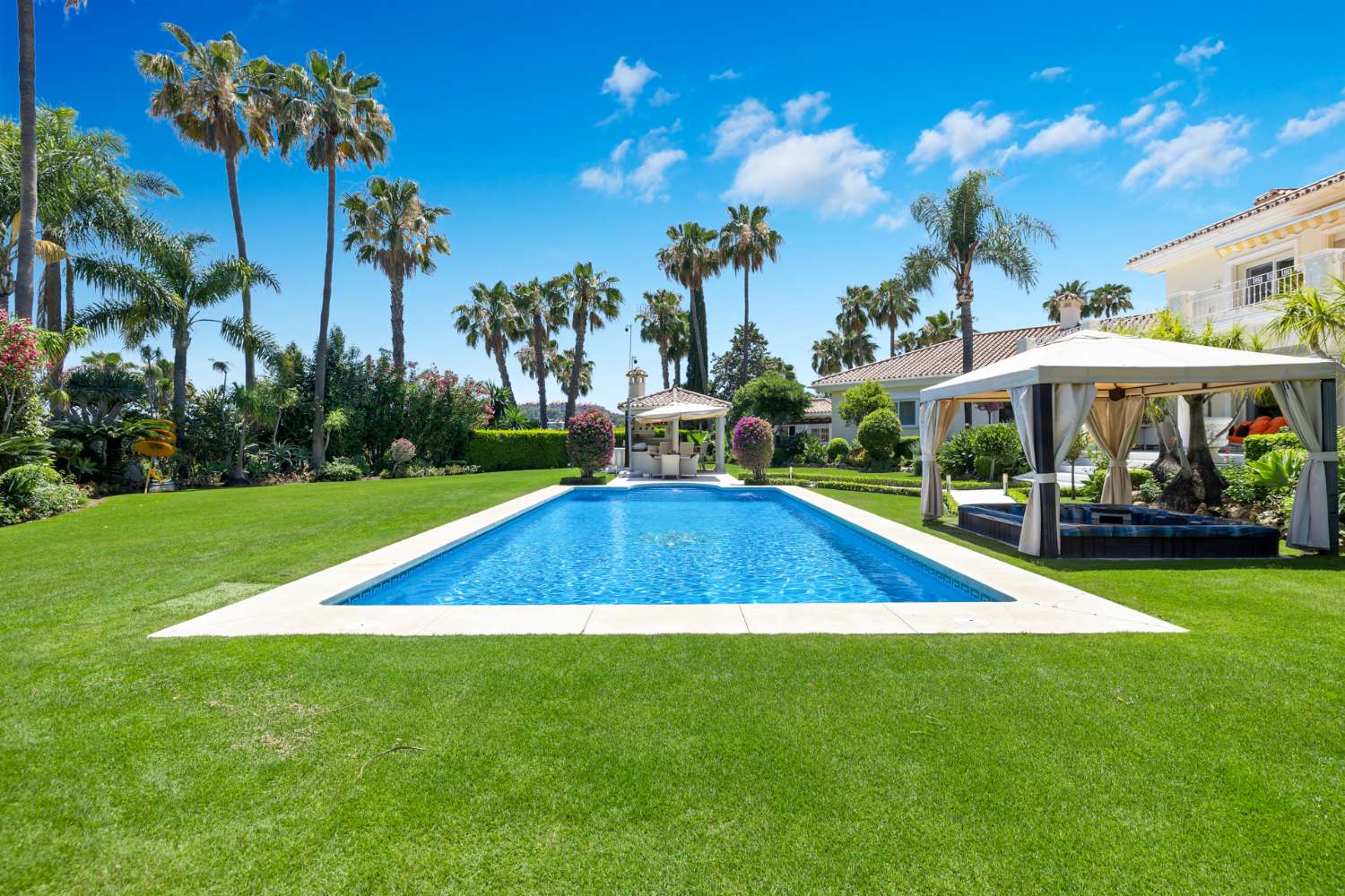 Villa in vendita a Nueva Andalucía (Marbella)